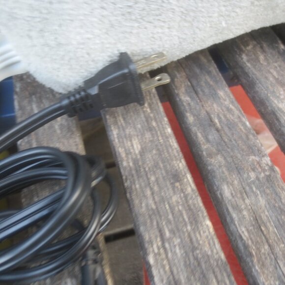 Sunbeam Back Contouring Self Inflating Heating Pad with Lumbar Support & Remote - Picture 9 of 11